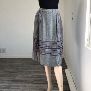 Skirt under the knee stripe gray,pink, black S:15